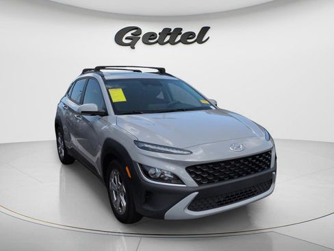 Used 2022 Hyundai Kona SEL w/ Convenience Package FWD image 2