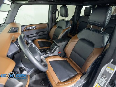 Used 2024 Ford Bronco Outer Banks AWD/4WD image 28