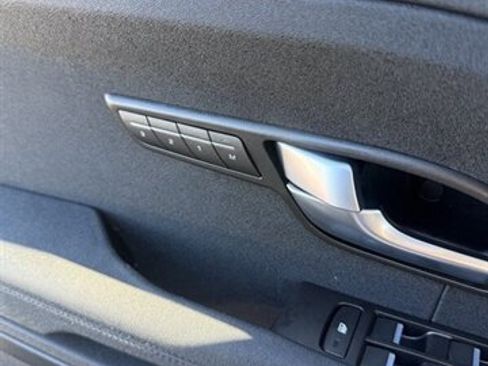 Used 2015 Land Rover Range Rover Evoque Pure image 18