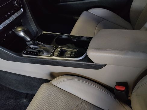 Used 2018 Hyundai Sonata Limited w/ Ultimate Package 07 FWD image 26