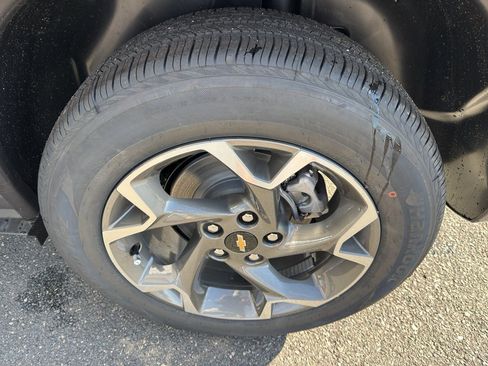 New 2026 Chevrolet Trax LT w/ Sunroof Package image 24