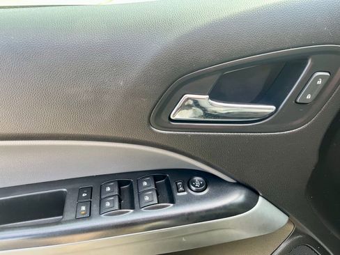 Used 2018 Chevrolet Colorado LT image 9