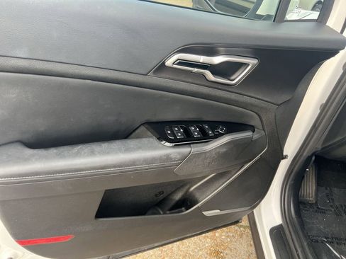 Used 2023 Kia Sportage EX image 14