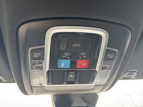 New 2026 RAM 1500 4x4 Crew Cab image 40