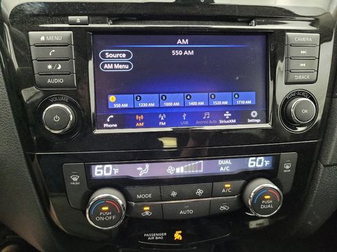 Used 2019 Nissan Rogue SV AWD/4WD image 25