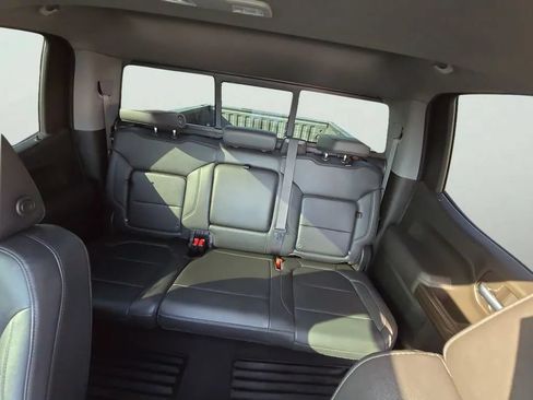 Used 2021 Chevrolet Silverado 1500 LT Trail Boss w/ Convenience Package II AWD/4WD image 25