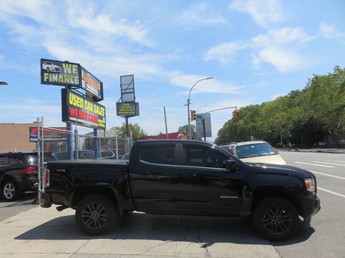 Used 2018 GMC Canyon SLE w/ Nightfall Edition AWD/4WD image 8