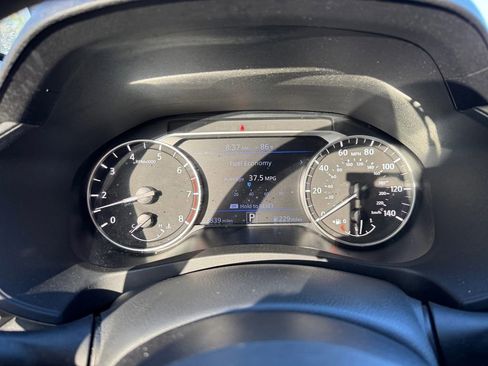 Used 2024 Nissan Altima 2.5 SV FWD image 35