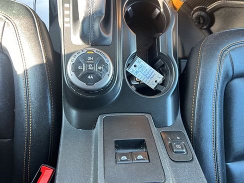 Used 2023 Ford Bronco Badlands w/ Sasquatch Package image 26