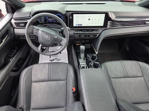Used 2025 Toyota Camry XSE FWD image 10