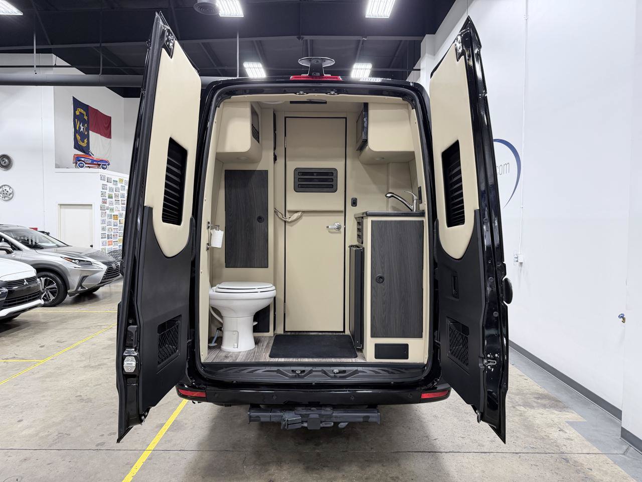 Used 2023 Mercedes-Benz Sprinter 3500 image 32