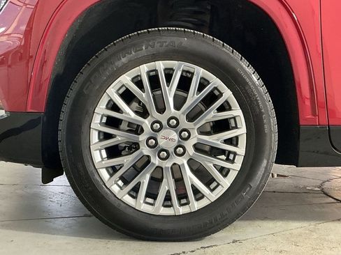 Used 2024 GMC Acadia Denali image 13