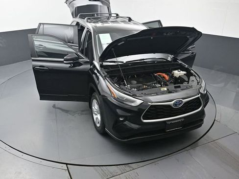 Used 2023 Toyota Highlander LE image 56