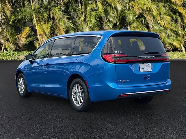 New 2027 Chrysler Pacifica Select FWD image 7