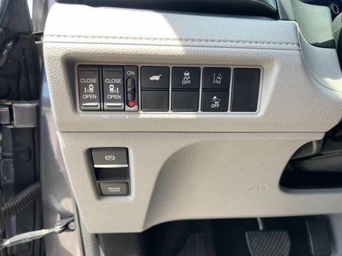 Used 2018 Honda Odyssey EX-L image 33