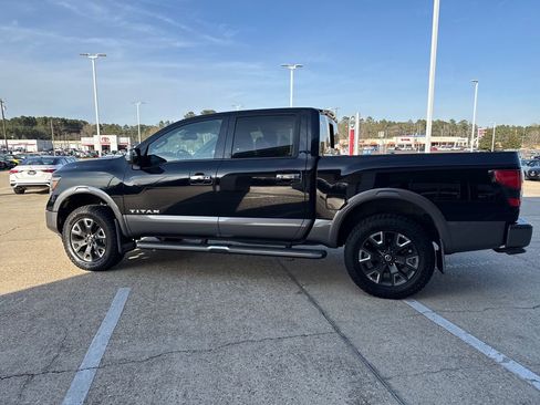 Certified 2021 Nissan Titan Platinum Reserve w/ Moonroof Package image 20