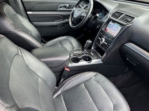 Used 2017 Ford Explorer Sport image 18