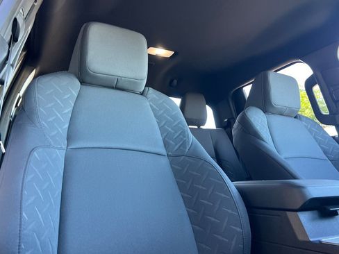 Used 2025 Toyota Tacoma SR5 image 19