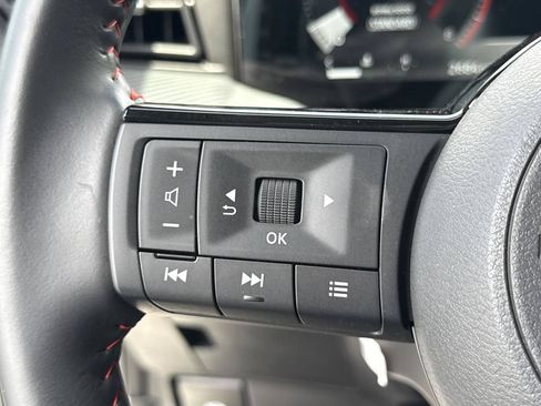 Certified 2025 Nissan Kicks SR AWD/4WD image 36