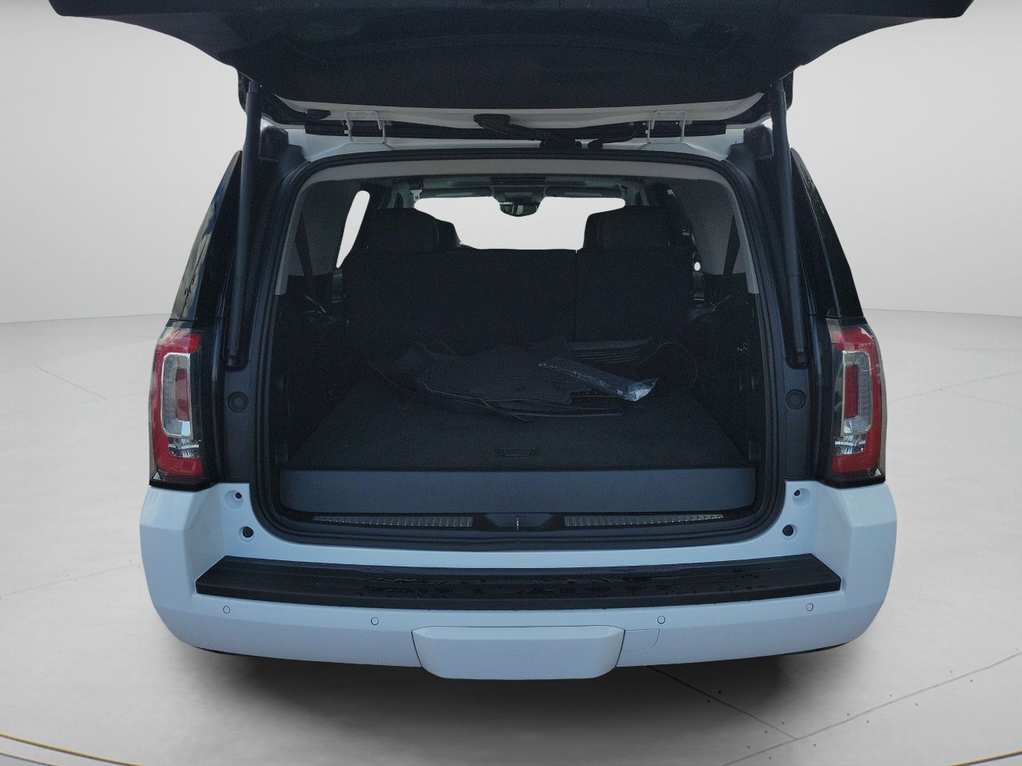 Used 2020 GMC Yukon SLT w/ Open Road Package RWD image 5