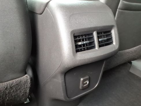 Used 2020 Chevrolet Equinox LT w/ Midnight Edition FWD image 11
