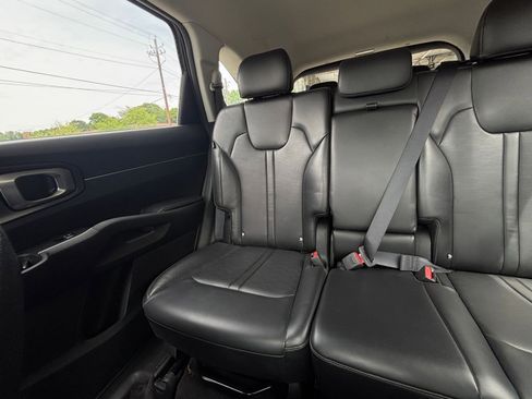 Used 2024 Kia Sorento S FWD image 42