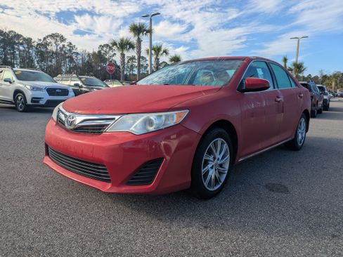 Used 2012 Toyota Camry SE image 8