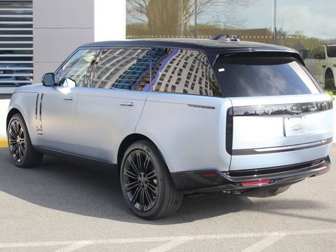 New 2026 Land Rover Range Rover Long Wheelbase SE AWD/4WD image 11