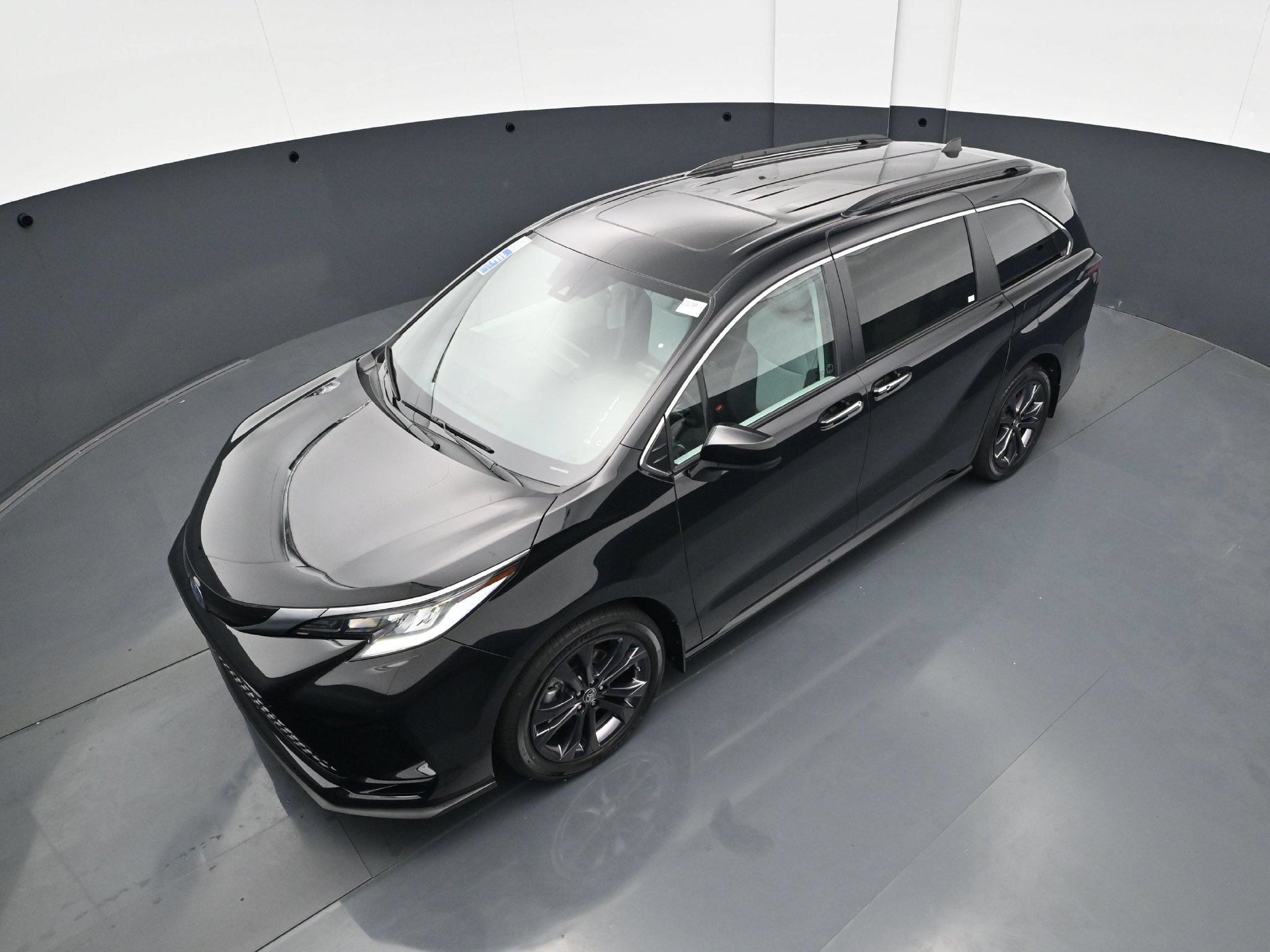Used 2022 Toyota Sienna XSE FWD image 39