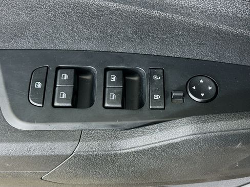 Used 2025 Kia Sportage LX AWD/4WD image 15