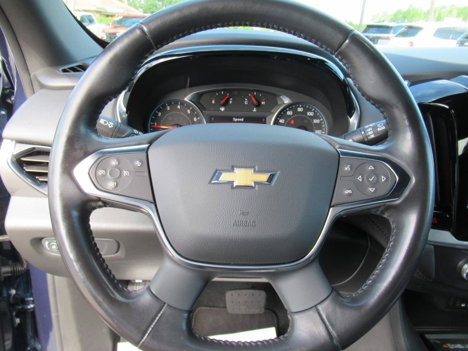 Used 2022 Chevrolet Traverse LT FWD image 22