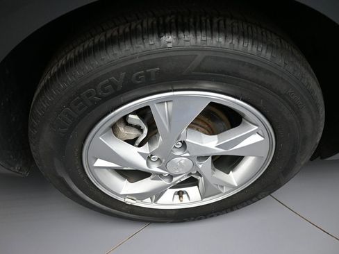Certified 2021 Hyundai Elantra SE FWD image 13