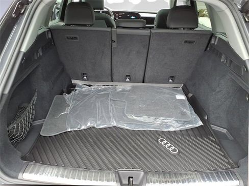 Used 2025 Audi Q5 Premium Plus w/ Premium Plus image 8