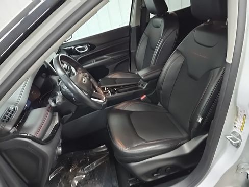 Used 2022 Jeep Compass Trailhawk w/ Trailhawk Convenience Group AWD/4WD image 30