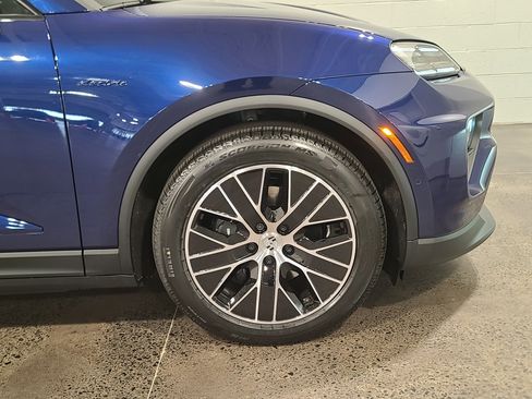 New 2026 Porsche Macan Electric image 11