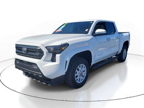 Used 2024 Toyota Tacoma SR5 image 3