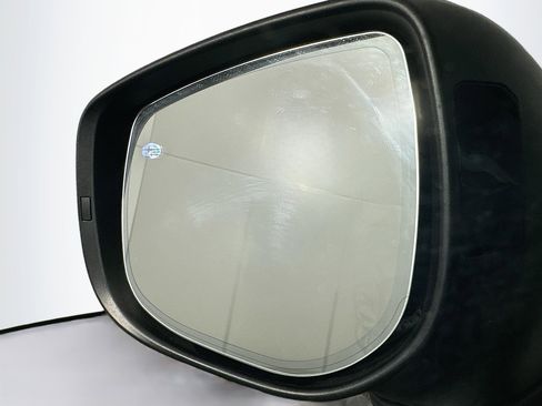 Used 2022 Subaru Crosstrek 2.5i Limited w/ Moonroof Package 2 image 16