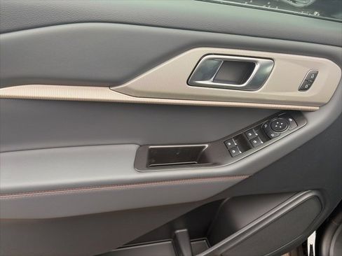 New 2026 Ford Explorer Active w/ Active Comfort Package image 17