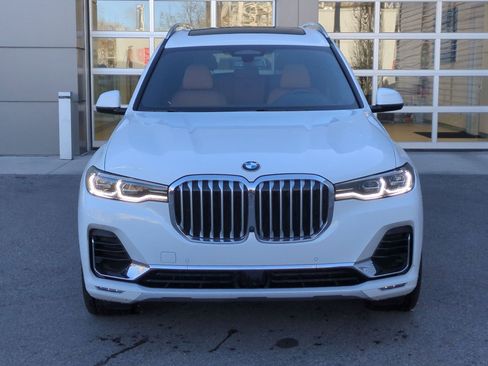 Used 2022 BMW X7 xDrive40i w/ Premium Package image 9