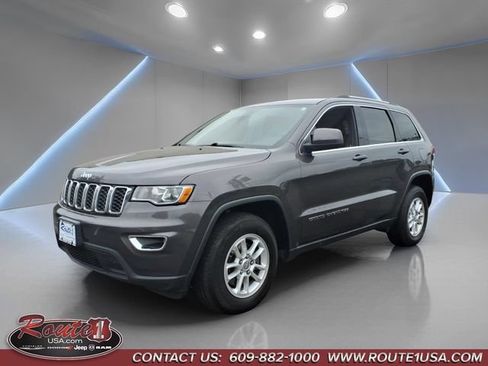 Used 2019 Jeep Grand Cherokee Laredo AWD/4WD image 8