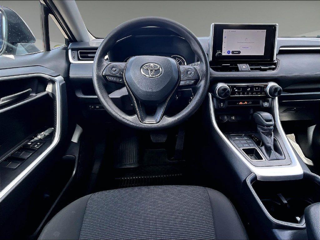 Used 2025 Toyota RAV4 LE AWD/4WD image 17