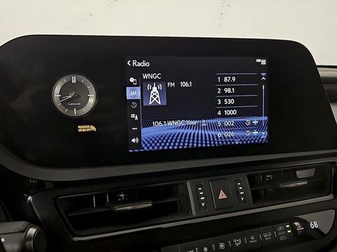 Used 2022 Lexus ES 300h w/ Premium Package image 18