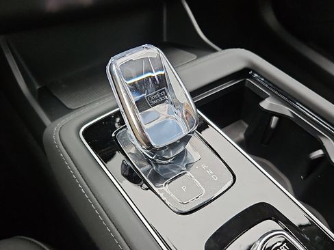 New 2026 Volvo XC90 B6 Plus w/ Protection Package Premier image 12