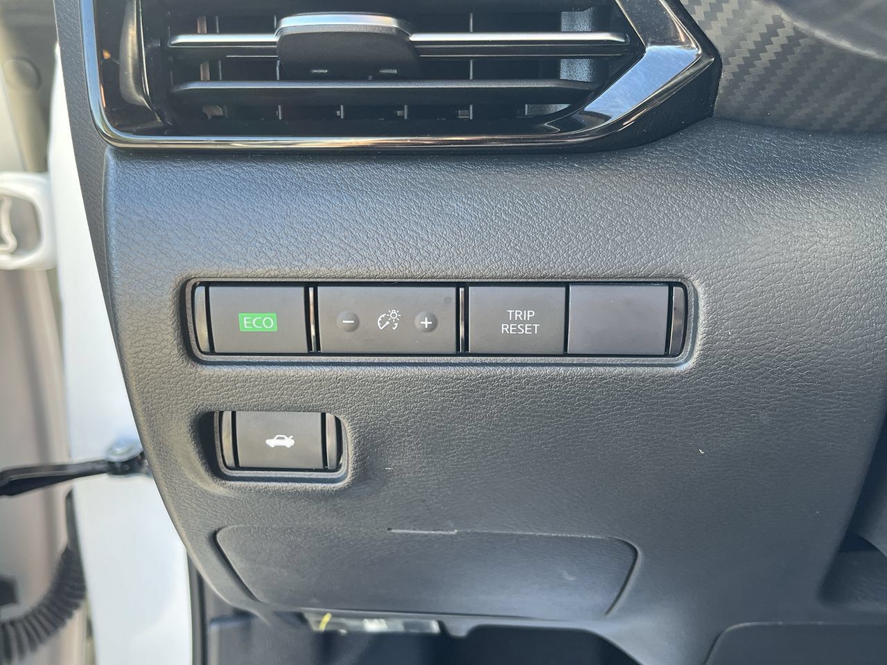Used 2024 Nissan Sentra SR w/ SR Premium Package FWD image 16