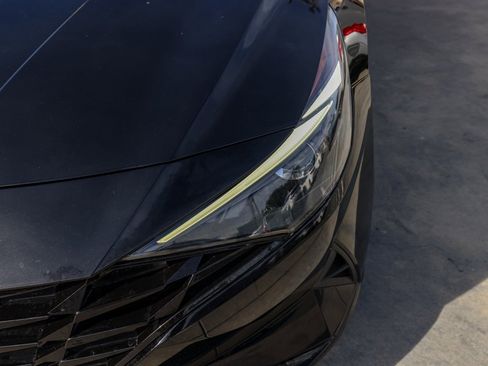 Used 2021 Hyundai Elantra SEL image 11