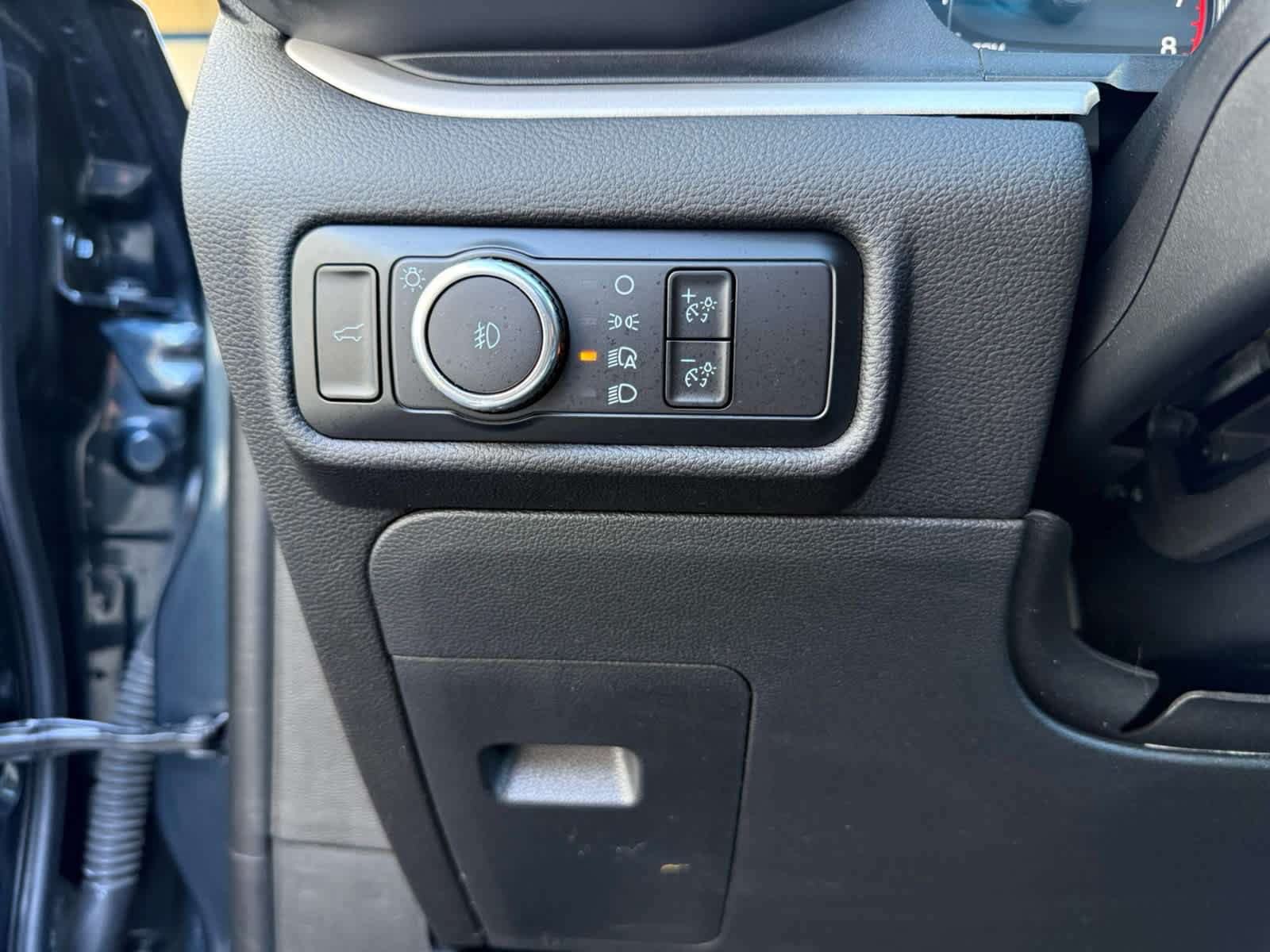 Used 2023 Ford Explorer XLT w/ Equipment Group 202A AWD/4WD image 13