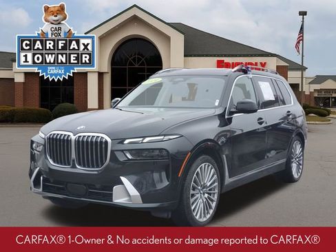 Used 2024 BMW X7 xDrive40i w/ Climate Comfort Package image 2