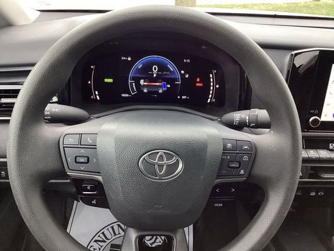 Used 2025 Toyota Camry LE image 26