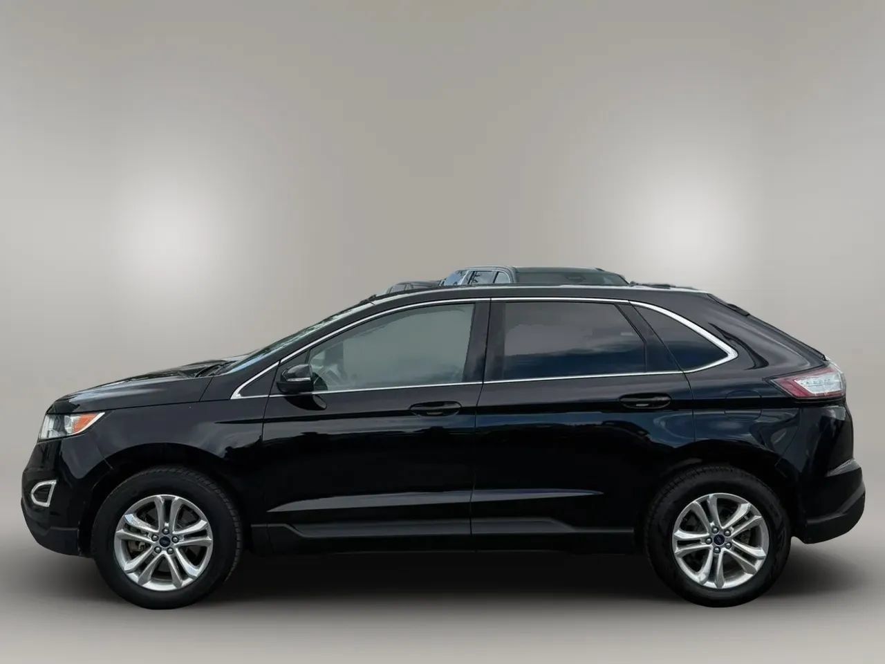 Used 2018 Ford Edge SEL w/ Equipment Group 201A AWD/4WD image 4
