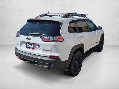 Used 2019 Jeep Cherokee Trailhawk image 4